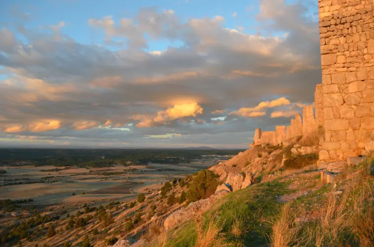 Gormaz y la llanura del Duero al atardecer