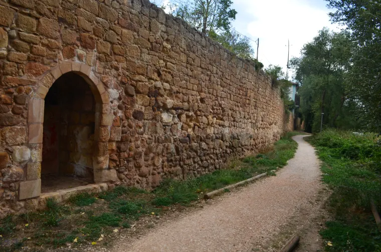 La muralla de Soria, junto al Duero