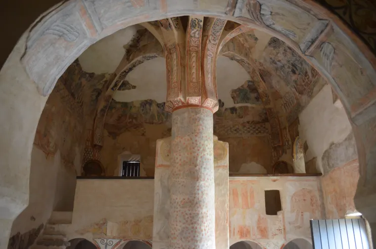 Interior de la ermita de San Baudelio, en Casillas de Berlanga (Soria)